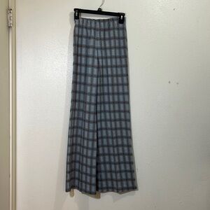 No Brand 100% polyester pants. Size 10